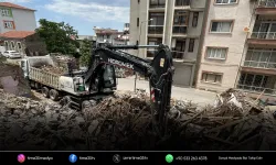 Konak’ta metruk bina yıkımları tam gaz