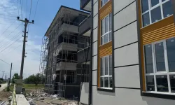 Elektrik akımına kapılan işçi, 4'üncü kattan düştü