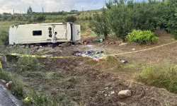 Tur midibüsü şarampole devrildi: 4 ölü, 26 yaralı