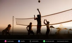 Menderes sahillerinde plaj voleybolu zamanı