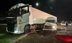 Ambulansla TIR çarpıştı; 3’ü sağlıkçı, 6 yaralı