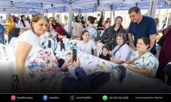 Toprakla buluşan kadınlar, hasat sevincini Başkan Tugay’la yaşadı