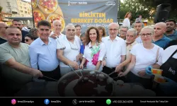 Yüzlerce Karşıyakalı aşurenin bereketini paylaştı