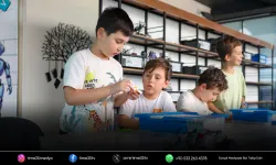 Efeler’de gençler robotik kodlama ile geleceğe hazırlanıyor