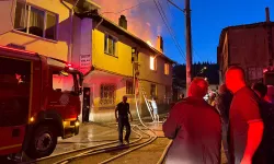 Evde çıkan yangında hayatını kaybetti