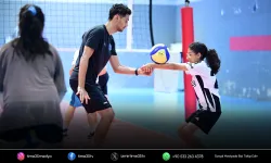 Başkan Çerçioğlu’nun çalışmalarıyla minik sporcular yaz tatilinde voleybolla buluşuyor