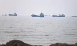 Hürmüz'de sıcak saatler! 3 petrol tankeri hedef alındı