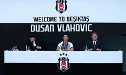 Vlahovic, Beşiktaş’a 20 bin taraftar önünde imza attı