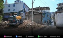 Bornova'da hem trafik hem altyapı sorunu çözülüyor