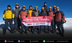 Zaferin ruhu, Ağrı Dağı’nın zirvesine taşındı!