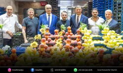 Başkan Tugay İzmir’in hal esnafıyla buluştu