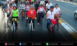 Efeler’de Zafer Bayramı için bisiklet turu ve fener alayı