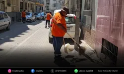 Efeler’de temizlik ekiplerinden yoğun mesai