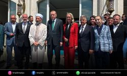Erdoğan, Süleyman Bölünmez Eğitim Vakfı Camii’nde namaz kıldı
