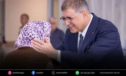 Başkan Tugay'dan emeklilere 8 bin TL'lik destek