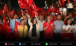 Karşıyaka Çarşısı 30 Ağustos’ta gelincik tarlasına dönüştü!
