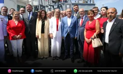“Karşıyaka Gemisi”nde Zafer Bayramı coşkusu!
