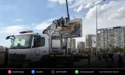 Büyükşehir’den Karşıyaka’daki reklam üniteleri açıklaması