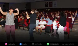 Çiğli’de komedi akşamları Roman Gecesi ile başladı