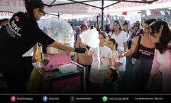 Bayraklı’da çocuklar mahalle şenliğinde doyasıya eğlendi