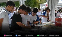 İZKİTAP’ta edebiyat ve kitaplarla dolu buluşmalar sürüyor