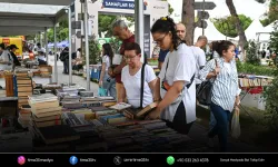 İzmir’de kitap fuarına yoğun ilgi