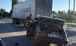 TIR'la otomobil çarpıştı: 1'i ağır, 2 yaralı