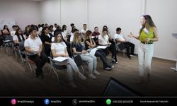 Efeler’de gençlere eğitimden teknolojiye destek
