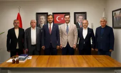 Üsküdar’da 4 CHP’li meclis üyesi AK Parti’ye katıldı