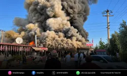 Kuşadası'nda Aykuştur Pazarı'nda yangın