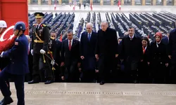 Devlet erkanı Anıtkabir'i ziyaret etti
