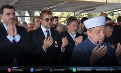 Engin Altan Düzyatan'ın babası İzmir'de son yolculuğuna uğurlandı
