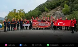 İzmir'de 'Cumhuriyet Bayramı Yürüyüşü' gerçekleştirildi