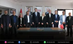 Karşıyaka’da 5 CHP’li meclis üyesi YENİ Parti’ye geçti