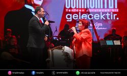 Bornova'da Selda Bağcan ile unutulmaz Cumhuriyet gecesi