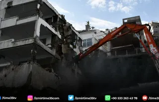 Kuşadası Belediyesi riskli yapılara geçit vermiyor