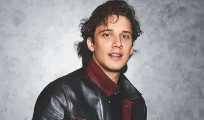 Şarkıcı Edis hakkında yakalama kararı