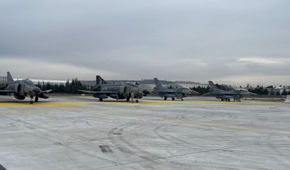 Türk Hava Kuvvetleri'nden Kıbrıs Adası'nda eğitim uçuşu