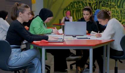 Yükseköğretimde kadın öğrencilerin oranı yüzde 53,2'ye ulaştı