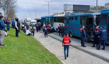 4 cezaevi sevk aracı kaza yaptı