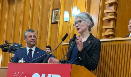 Emine Ülker Tarhan CHP'ye geri döndü!