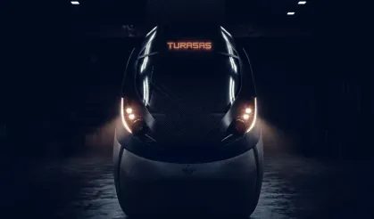 Türkiye'nin ürettiği ilk hızlı tren, raylara iniyor