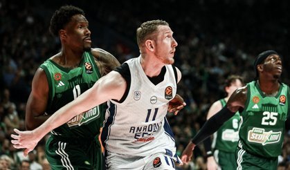 Anadolu Efes sezonu mağlubiyetle tamamladı