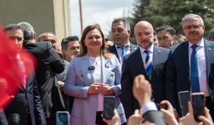 AK Parti’ye Geçen Köksal’a mehterli karşılama
