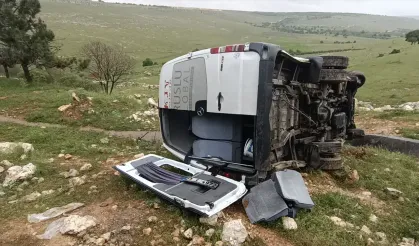 Gaziantep'te işçi servisi devrildi; 16 yaralı