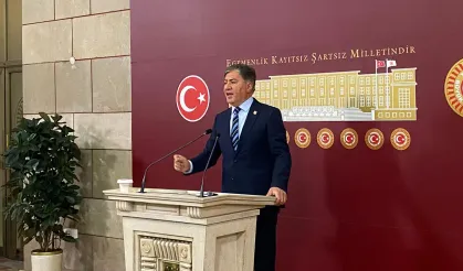 CHP'de olağanüstü kurultay için imzalar teslim edildi