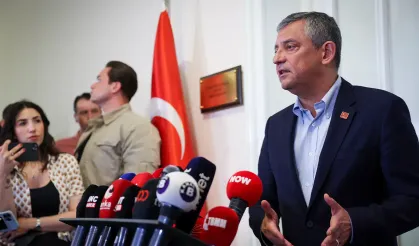 Özgür Özel’den grup toplantısı resti