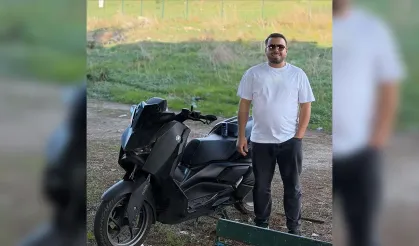 Taksiye çarpan motosiklet sürücüsü can verdi