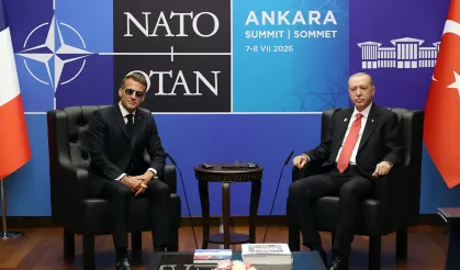 Erdoğan, NATO zirvesinde Macron ile görüştü