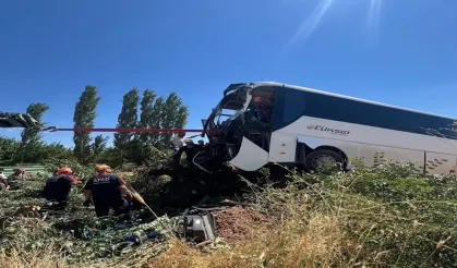 Yolcu otobüsü şarampole uçtu: 2 yaralı